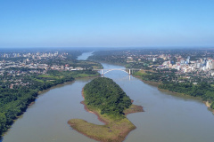 O governador Carlos Massa Ratinho Junior recebe neste sábado (29) os governadores de São Paulo, João Doria; de Minas Gerais, Romeu Zema; do Espírito Santo, Renato Casagrande; de Santa Catarina, Carlos Moisés; do Rio Grande do Sul, Eduardo Leite; e do Rio de Janeiro, Wilson Witzel. Eles participarão do sexto encontro do Consórcio de Integração Sul e Sudeste (Cosud), que acontece em Foz do Iguaçu, no Oeste do Paraná.Foto: José Fernando Ogura/AEN