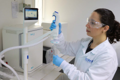 Para aprimorar a qualidade das análises e ensaios tecnológicos o Instituto de Tecnologia do Paraná (Tecpar) adquiriu uma série equipamentos que conferem mais eficiência, precisão e agilidade aos processos de trabalho. Os novos aparelhos, que totalizam um investimento de cerca de R$ 600 mil, foram adquiridos por meio de incentivos do Sistema Brasileiro de Tecnologia (Sibratec), com recursos da Financiadora de Estudos e Projetos (Finep). Foto:Tecpar