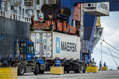 Ampliada a capacidadede carregamento de contêineres no Porto de Paranaguá.