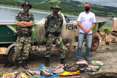 O Instituto Água e Terra (IAT) de Ponta Grossa, junto com o 3° pelotão da Polícia Ambiental de Telêmaco Borba, realizaram nessa terça-feira (19) operação contra pesca ilegal em uma pousada no município de Ortigueira.  -  Foto: Divulgação SEDEST