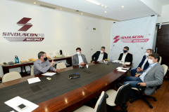 Em encontro com o secretário nacional de Habitação e empresários da indústria da construção civil, presidente da Cohapar reiterou a importância da iniciativa privada no atendimento às demandas de moradia da população. Companhia tem atuado para viabilizar novos projetos e a liberação de recursos federais para a construção de novos empreendimentos. (Foto: Guilherme Santos / Cohapar).