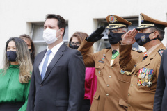 O governador Carlos Massa Ratinho Junior participou nesta sexta-feira (29) da troca do comando-geral do Corpo de Bombeiros do Paraná. Depois de dois anos como comandante, o coronel Samuel Prestes dá lugar ao coronel Gerson Gross, que até então respondia pelo comando da Academia Policial Militar do Guatupê.  -  Curitiba, 29/01/2021  -  Foto: Jonathan Campos/AEN