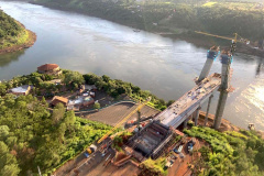 Obra da nova ponte entre Brasil e Paraguai alcança 49% de execução. Foto: Valtemir de Souza/Itaipu