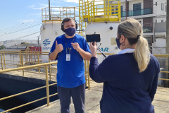 Visita virtual na Estação de Tratamento de Água de Ponta Grossa, uma das maiores do Paraná, guiada pelos empregados da Sanepar Luís Foltran e Luciana Garcia  - Foto: Sanepar