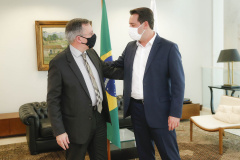 Cláudio Smirne Diniz foi o nome escolhido pelo governador Carlos Massa Ratinho Junior para o cargo de desembargador no Tribunal de Justiça do Estado do Paraná (TJPR). A vaga é referente à aposentadoria do desembargador Clayton Coutinho de Camargo. A nomeação foi assinada pelo governador na tarde desta terça-feira (11).

Foto:Jonathan Campos/AEN