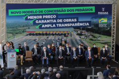 O governador Carlos Massa Ratinho Junior e o ministro da Infraestrutura, Tarcísio Gomes de Freitas, apresentam, os detalhes da nova concessão de 3,3 mil quilômetros de rodovias do Paraná.  Curitiba, 11/08/2021. Foto: Geraldo Bubniak/AEN