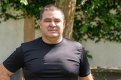 Ao ver um espaço abandonado no terreno do Colégio Papa João Paulo I, no bairro Boa Vista, em Curitiba, Aguinaldo Afonso Carneiro logo teve a ideia de criar um projeto para os estudantes ? e com a ajuda deles. Foi assim que o diretor criou uma sala verde multiusos, onde os alunos podem plantar, interagir com o meio ambiente e ter aulas ao ar livre. O projeto chegou a receber um prêmio, em 2000, concedido pela Nova Escola. - Curitiba, 14/10/2021 - Foto: Renato Prospero/SEED