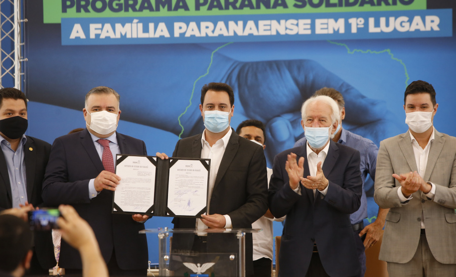 Governador lança Paraná Solidário, pacote que amplia os benefícios sociais do Estado