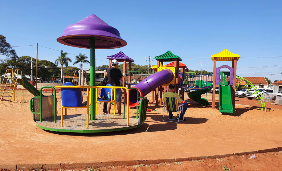 Moradores de Terra Rica e Diamante do Norte são convidadas as plantarem mudas nos Parques Urbanos - Curitiba, 12/11/2021 - Foto: SEDEST