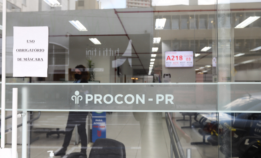 Procon/PR dá dicas para aproveitar ofertas da Black Friday com segurança