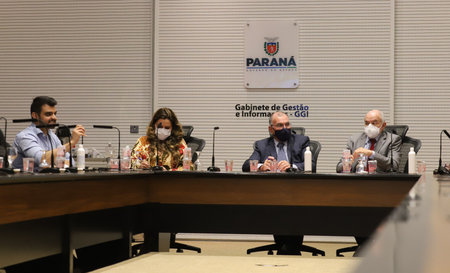 Estado do Paraná discute parceria com Instituto Carlos Chagas - Fiocruz para Dexenvolvimento Sustentavel. Foto: Geraldo Bubniak/AEN