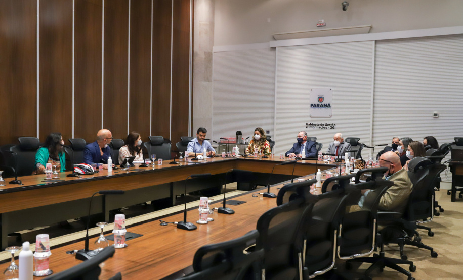 Estado do Paraná discute parceria com Instituto Carlos Chagas - Fiocruz para Dexenvolvimento Sustentavel. Foto: Geraldo Bubniak/AEN