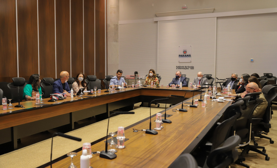 Estado do Paraná discute parceria com Instituto Carlos Chagas - Fiocruz para Dexenvolvimento Sustentavel. Foto: Geraldo Bubniak/AEN