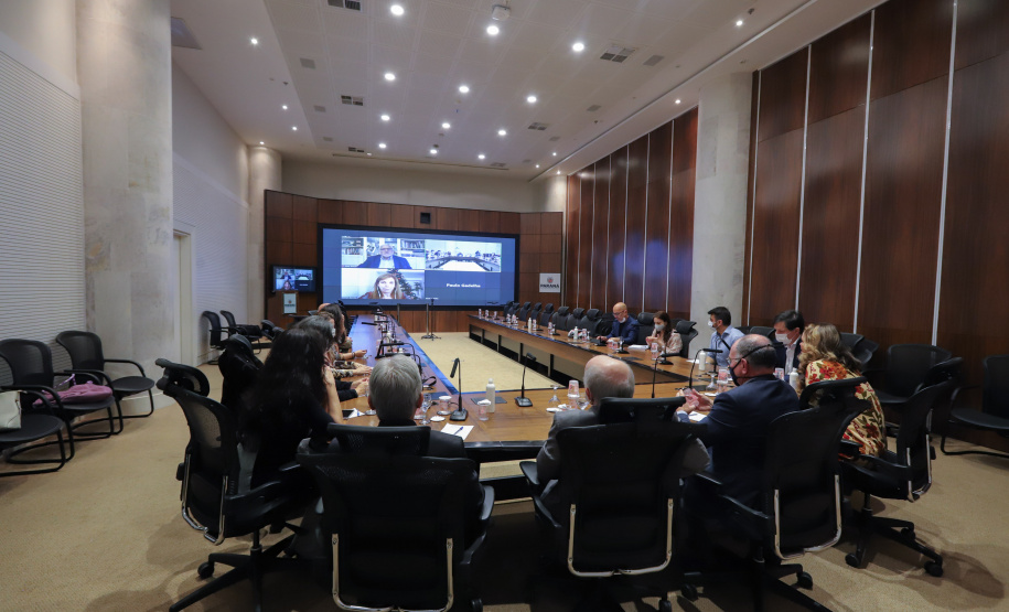 Estado do Paraná discute parceria com Instituto Carlos Chagas - Fiocruz para Dexenvolvimento Sustentavel. Foto: Geraldo Bubniak/AEN