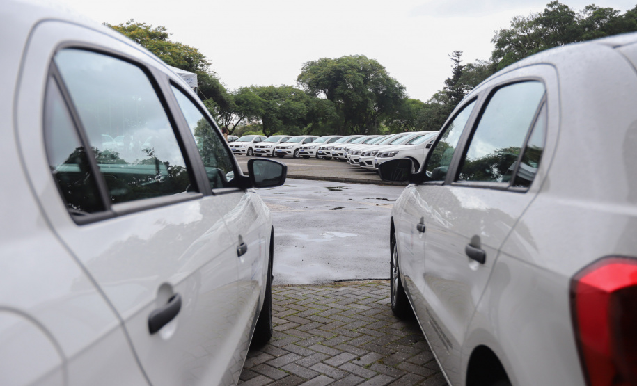 O governador Carlos Massa Ratinho Junior entrrega  nesta quinta-feira (11),  veículos da Estratégia da Saúde da Família no Parque Barigui em Curitiba.   - 11/11/2021