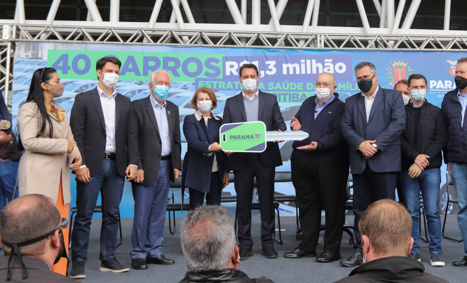O governador Carlos Massa Ratinho Junior entrrega  nesta quinta-feira (11),  veículos da Estratégia da Saúde da Família no Parque Barigui em Curitiba.   - 11/11/2021