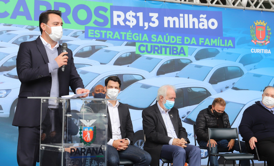 O governador Carlos Massa Ratinho Junior entrrega  nesta quinta-feira (11),  veículos da Estratégia da Saúde da Família no Parque Barigui em Curitiba.   - 11/11/2021
