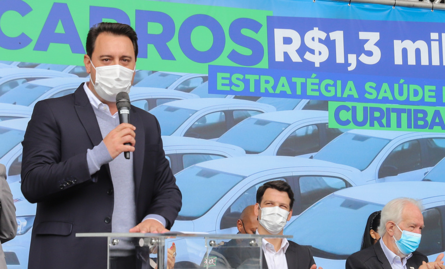 O governador Carlos Massa Ratinho Junior entrrega  nesta quinta-feira (11),  veículos da Estratégia da Saúde da Família no Parque Barigui em Curitiba.   - 11/11/2021
