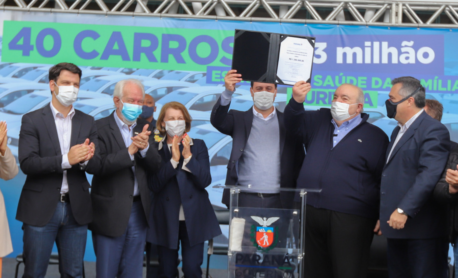 O governador Carlos Massa Ratinho Junior entrrega  nesta quinta-feira (11),  veículos da Estratégia da Saúde da Família no Parque Barigui em Curitiba.   - 11/11/2021