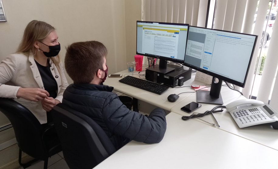 O Departamento de Estradas de Rodagem do Paraná (DER/PR) realizou nesta sexta-feira (12) a fase de lances da licitação do projeto e da obra de duplicação da PR-092, a Rodovia dos Minérios, no perímetro urbano de Almirante Tamandaré, na Região Metropolitana de Curitiba. Foto: Ari Dias/AEN