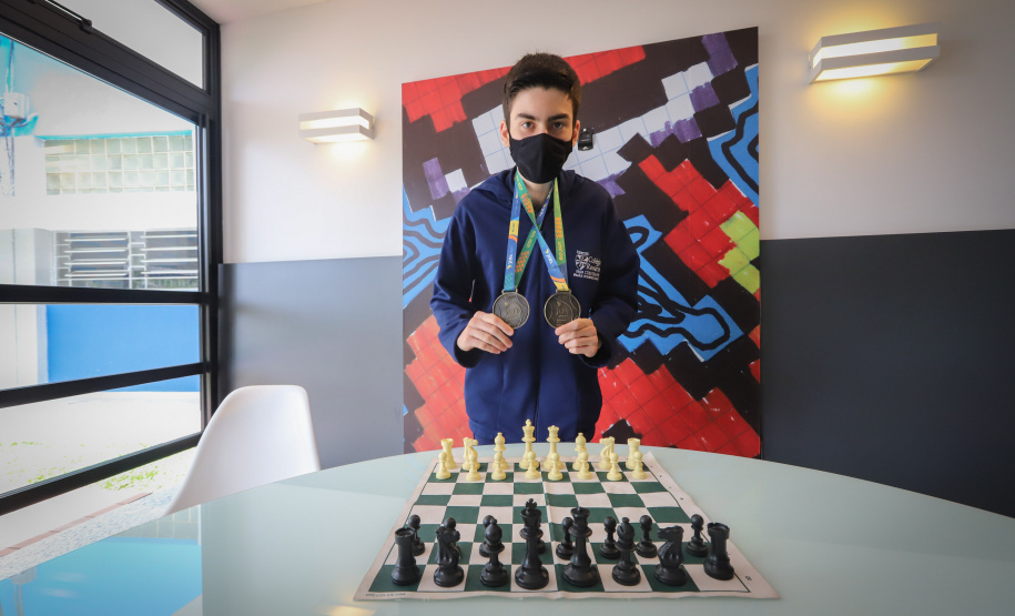 Título inédito do xadrez no JEBs revela bom desempenho e construção de valores no Paraná