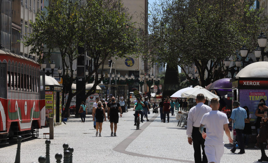Com melhora dos indicadores, Governo do Estado suspende decretos com medidas restritivas