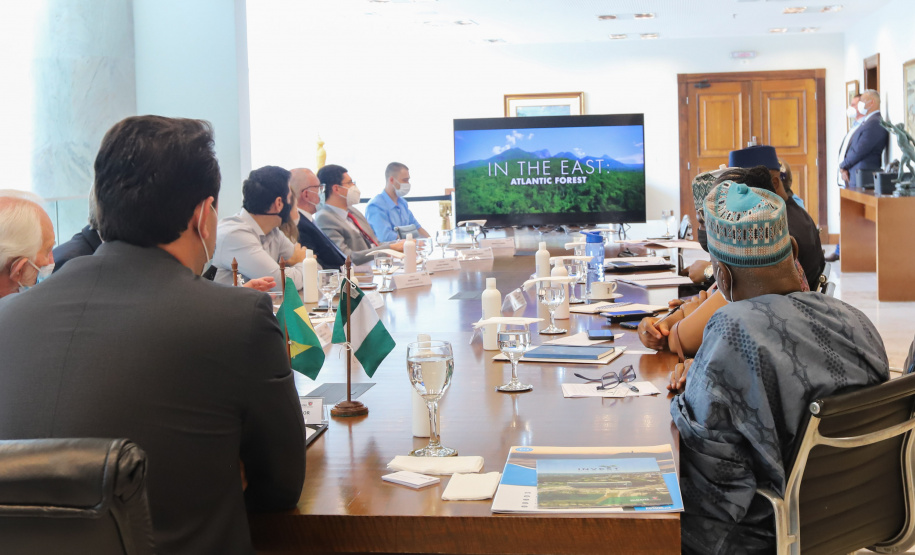 Governador recebe embaixador da Nigéria e apresenta potencial do Paraná