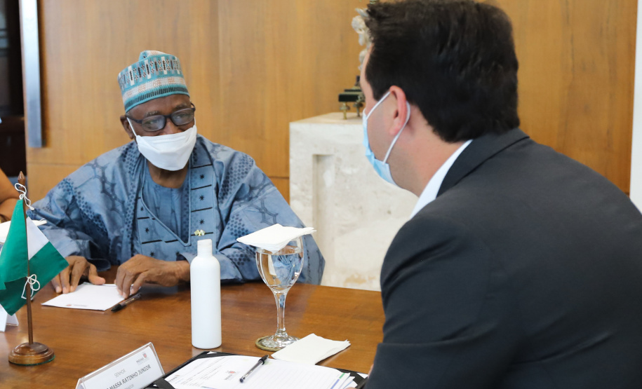 Governador recebe embaixador da Nigéria e apresenta potencial do Paraná