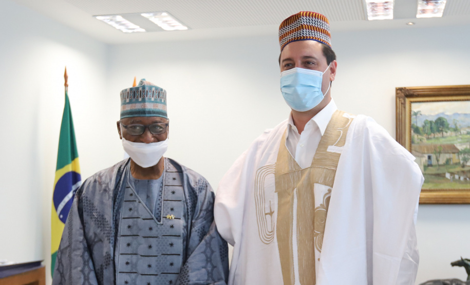 Governador recebe embaixador da Nigéria e apresenta potencial do Paraná