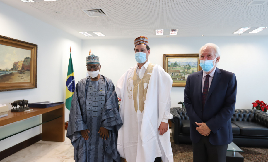 Governador recebe embaixador da Nigéria e apresenta potencial do Paraná