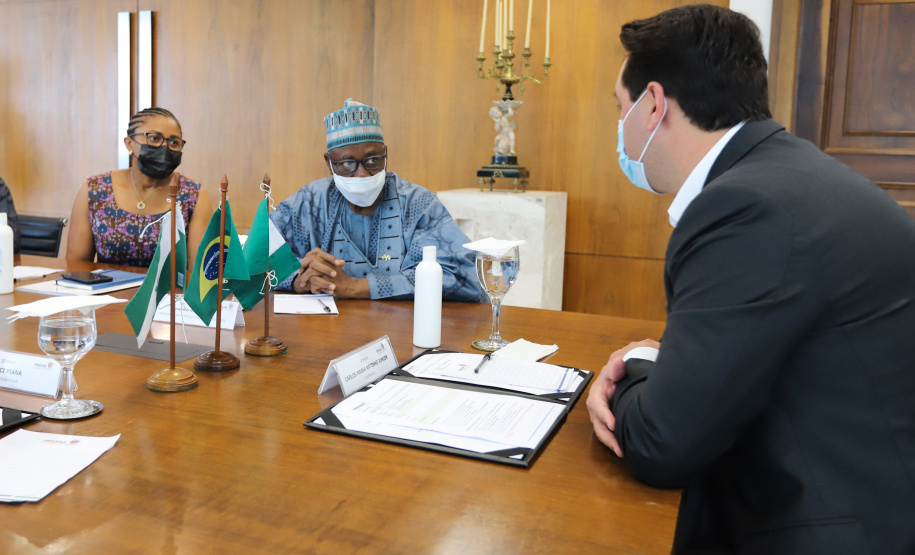 Governador recebe embaixador da Nigéria e apresenta potencial do Paraná