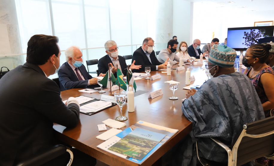 Governador recebe embaixador da Nigéria e apresenta potencial do Paraná