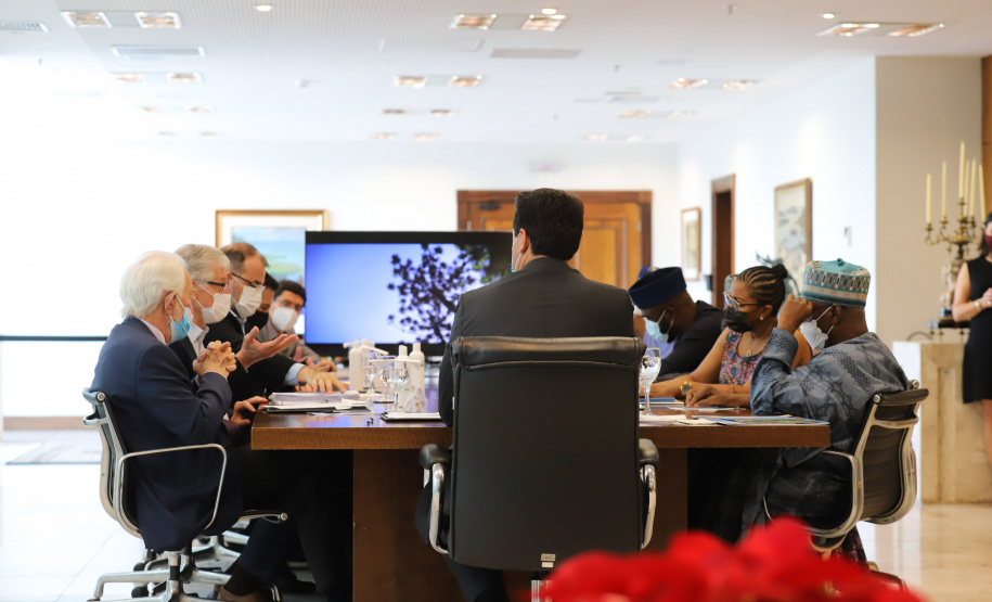 Governador recebe embaixador da Nigéria e apresenta potencial do Paraná