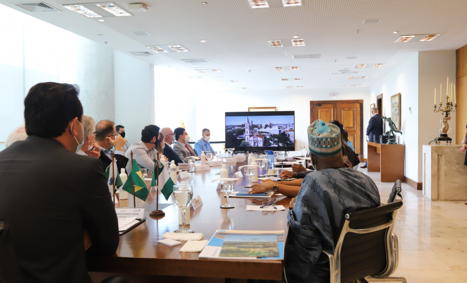 Governador recebe embaixador da Nigéria e apresenta potencial do Paraná