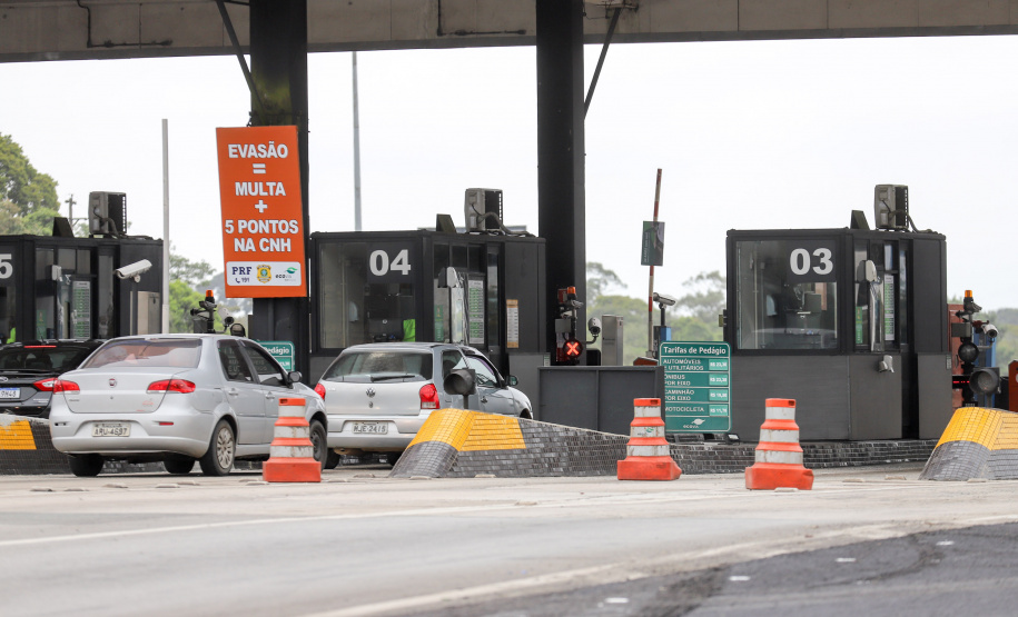 Praça de Pedagio -  Ecovia, concessionária que administra o trecho Curitiba-Litoral da BR-277  24/11/2021 - Foto: Geraldo Bubniak/AEN