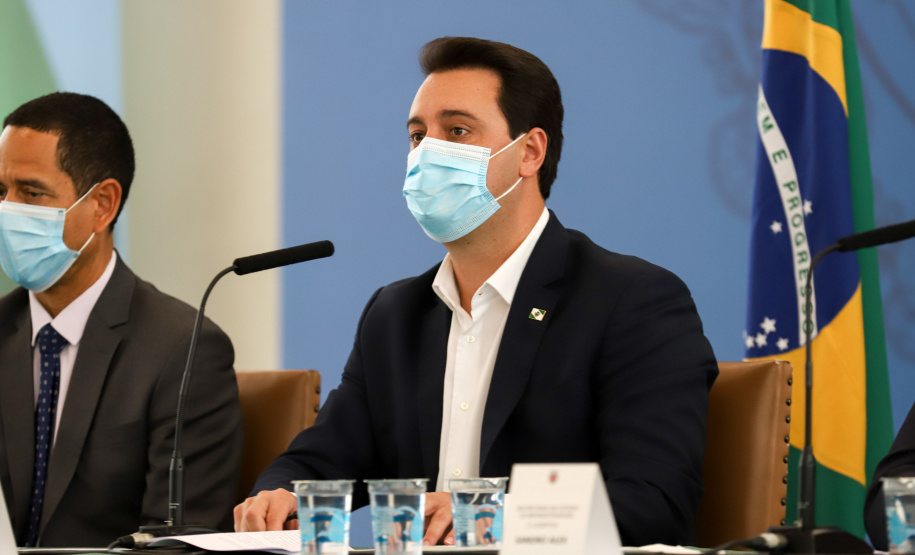 O governador Carlos Massa Ratinho Junior e secretários de Estado apresentam nesta sexta-feira (26), em conjunto com a Polícia Rodoviária Federal, detalhes do plano de operação para o fim da concessão das rodovias paranaenses, que ocorre neste final de semana. Na foto, diretor-geral do Departamento de Estradas de Rodagem do Paraná, Fernando Furiatti    - 26/11/2021 - Foto: Geraldo Bubniak/AEN