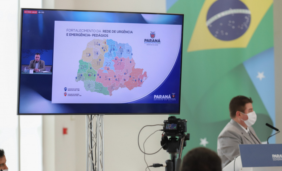 O governador Carlos Massa Ratinho Junior e secretários de Estado apresentam nesta sexta-feira (26), em conjunto com a Polícia Rodoviária Federal, detalhes do plano de operação para o fim da concessão das rodovias paranaenses, que ocorre neste final de semana. Na foto, diretor-geral do Departamento de Estradas de Rodagem do Paraná, Fernando Furiatti    - 26/11/2021 - Foto: Geraldo Bubniak/AEN