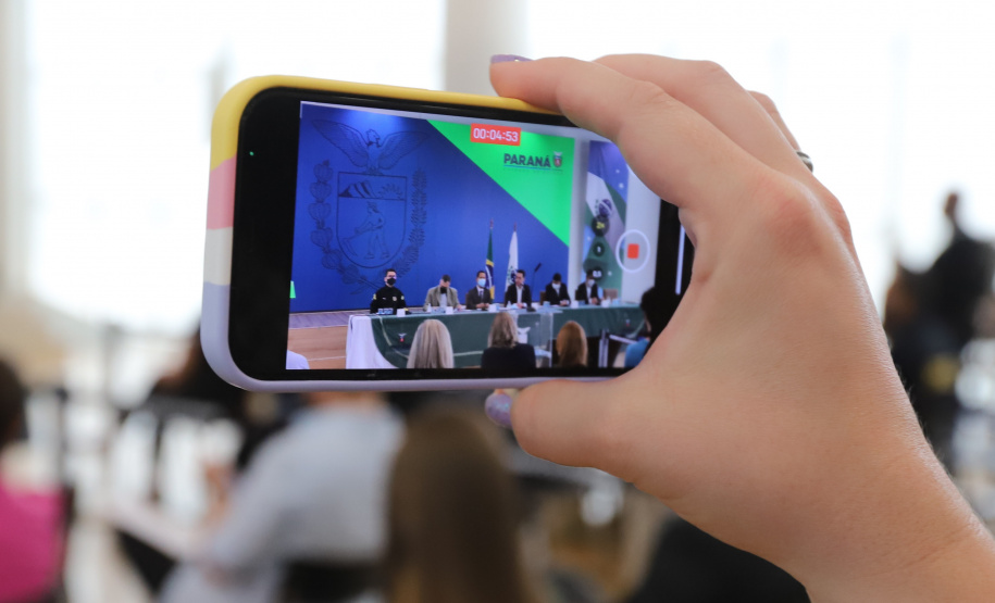 O governador Carlos Massa Ratinho Junior e secretários de Estado apresentam nesta sexta-feira (26), em conjunto com a Polícia Rodoviária Federal, detalhes do plano de operação para o fim da concessão das rodovias paranaenses, que ocorre neste final de semana. Na foto, diretor-geral do Departamento de Estradas de Rodagem do Paraná, Fernando Furiatti    - 26/11/2021 - Foto: Geraldo Bubniak/AEN