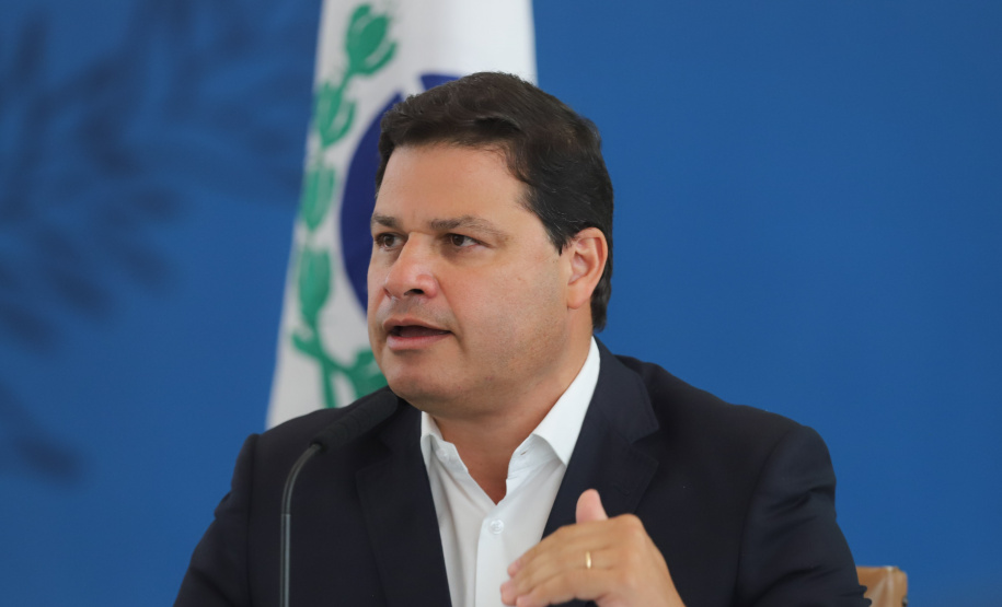 O governador Carlos Massa Ratinho Junior e secretários de Estado apresentam nesta sexta-feira (26), em conjunto com a Polícia Rodoviária Federal, detalhes do plano de operação para o fim da concessão das rodovias paranaenses, que ocorre neste final de semana. Na foto, secretário estadual de Infraestrutura e Logística, Sandro Alex - 26/11/2021 - Foto: Geraldo Bubniak/AEN