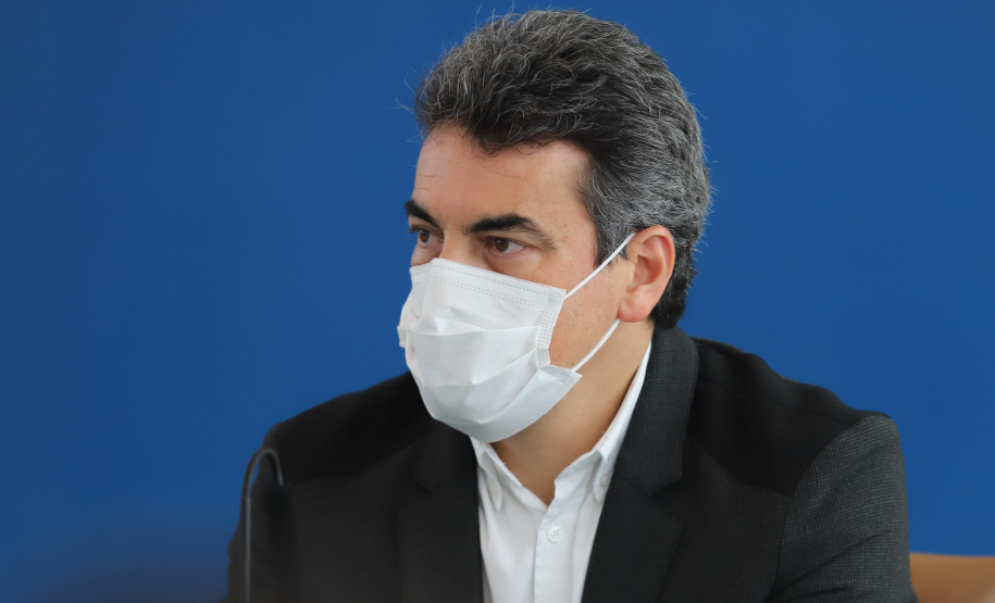 O governador Carlos Massa Ratinho Junior e secretários de Estado apresentam nesta sexta-feira (26), em conjunto com a Polícia Rodoviária Federal, detalhes do plano de operação para o fim da concessão das rodovias paranaenses, que ocorre neste final de semana. Na foto, diretor-geral do Departamento de Estradas de Rodagem do Paraná, Fernando Furiatti - 26/11/2021 - Foto: Geraldo Bubniak/AEN