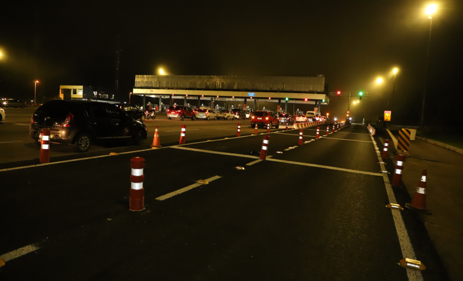 Encerramento dos atuais contratos de concessão de rodovias no Paraná. Abertura das catracas da praça de pedágio da Ecovia, na BR-277, em São José dos Pinhais, ocorrida à 0h00 deste domingo. - Curitiba, 28/11/2021 - Foto: Ari Dias/AEN