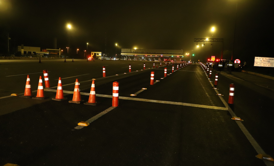 Encerramento dos atuais contratos de concessão de rodovias no Paraná. Abertura das catracas da praça de pedágio da Ecovia, na BR-277, em São José dos Pinhais, ocorrida à 0h00 deste domingo. - Curitiba, 28/11/2021 - Foto: Ari Dias/AEN