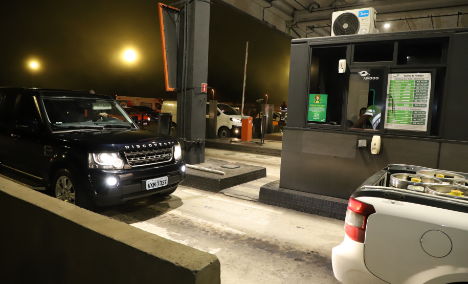 Encerramento dos atuais contratos de concessão de rodovias no Paraná. Abertura das catracas da praça de pedágio da Ecovia, na BR-277, em São José dos Pinhais, ocorrida à 0h00 deste domingo. - Curitiba, 28/11/2021 - Foto: Ari Dias/AEN