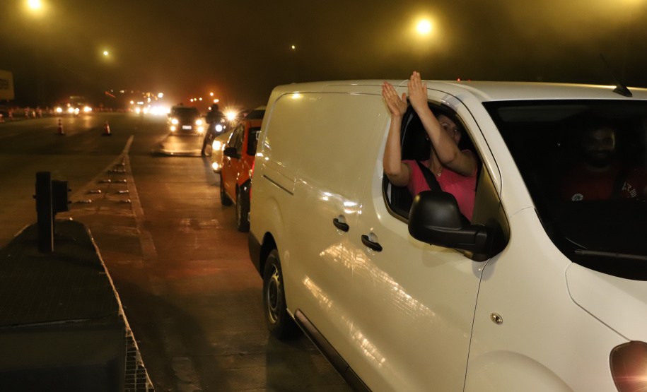 Encerramento dos atuais contratos de concessão de rodovias no Paraná. Abertura das catracas da praça de pedágio da Ecovia, na BR-277, em São José dos Pinhais, ocorrida à 0h00 deste domingo. - Curitiba, 28/11/2021 - Foto: Ari Dias/AEN