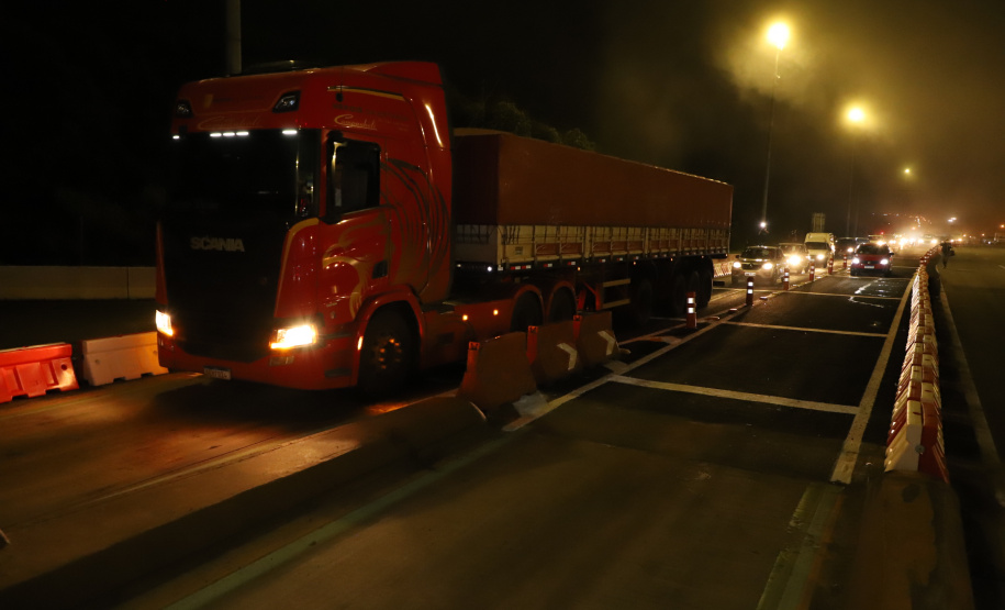 Encerramento dos atuais contratos de concessão de rodovias no Paraná. Abertura das catracas da praça de pedágio da Ecovia, na BR-277, em São José dos Pinhais, ocorrida à 0h00 deste domingo. - Curitiba, 28/11/2021 - Foto: Ari Dias/AEN