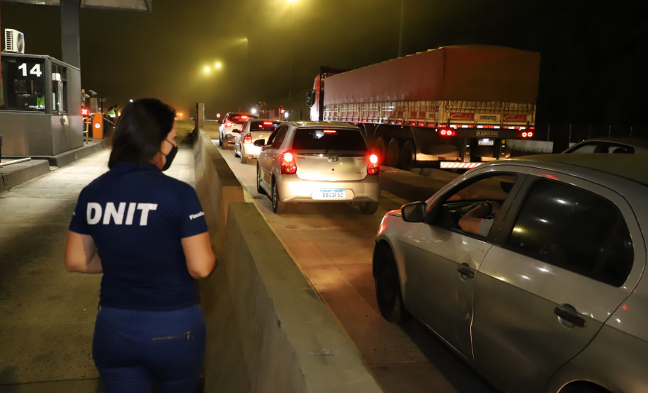 Encerramento dos atuais contratos de concessão de rodovias no Paraná. Abertura das catracas da praça de pedágio da Ecovia, na BR-277, em São José dos Pinhais, ocorrida à 0h00 deste domingo. - Curitiba, 28/11/2021 - Foto: Ari Dias/AEN