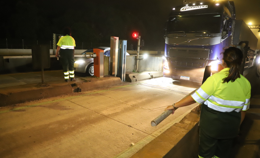 Encerramento dos atuais contratos de concessão de rodovias no Paraná. Abertura das catracas da praça de pedágio da Ecovia, na BR-277, em São José dos Pinhais, ocorrida à 0h00 deste domingo. - Curitiba, 28/11/2021 - Foto: Ari Dias/AEN