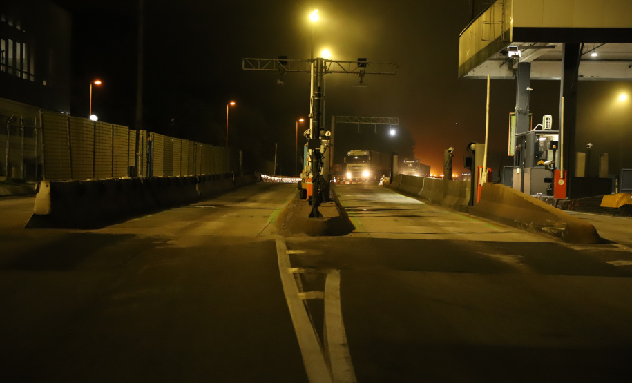 Encerramento dos atuais contratos de concessão de rodovias no Paraná. Abertura das catracas da praça de pedágio da Ecovia, na BR-277, em São José dos Pinhais, ocorrida à 0h00 deste domingo. - Curitiba, 28/11/2021 - Foto: Ari Dias/AEN