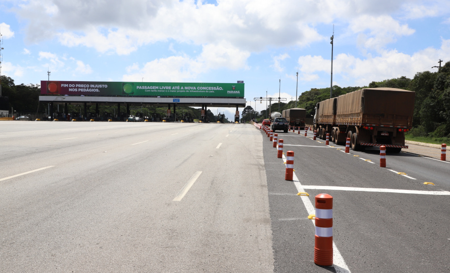 Encerramento dos atuais contratos de concessão de rodovias no Paraná. Abertura das catracas da praça de pedágio da Ecovia, na BR-277, em São José dos Pinhais, ocorrida à 0h00 deste domingo. - Curitiba, 28/11/2021 - Foto: Ari Dias/AEN