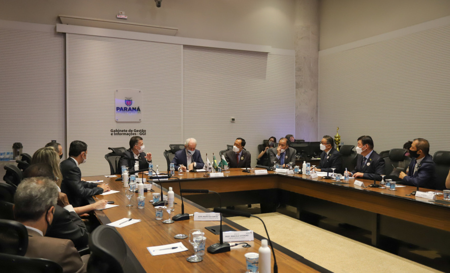 O vice governador Darci Piana e o Diretor Presidente da Invest Paraná, Eduardo Bekin participam nesta segunda-feira (29), de audiencia com o presidente da Câmara de Comércio e Indústria Brasil Coreia do Sul no Palacio Iguacu. Curitiba, 29/11/2021 - Foto: Geraldo Bubniak/AEN